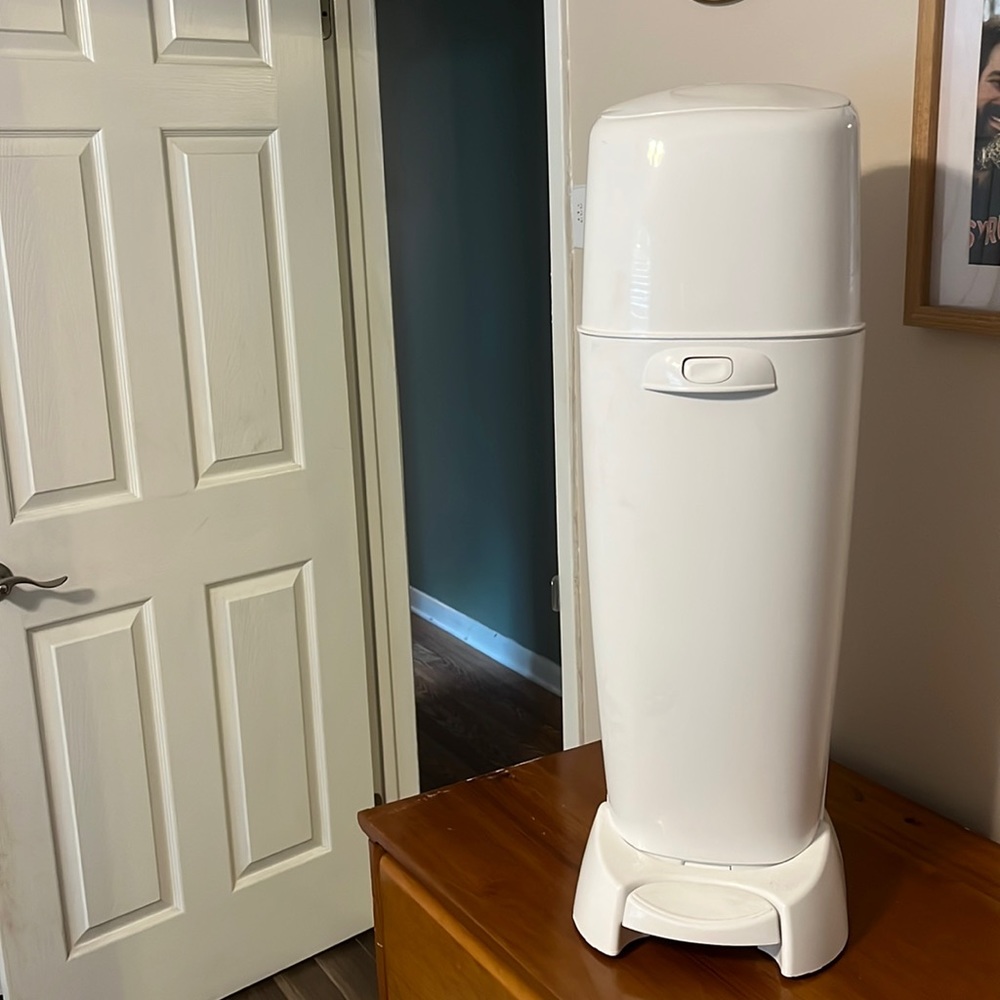 Diaper genie